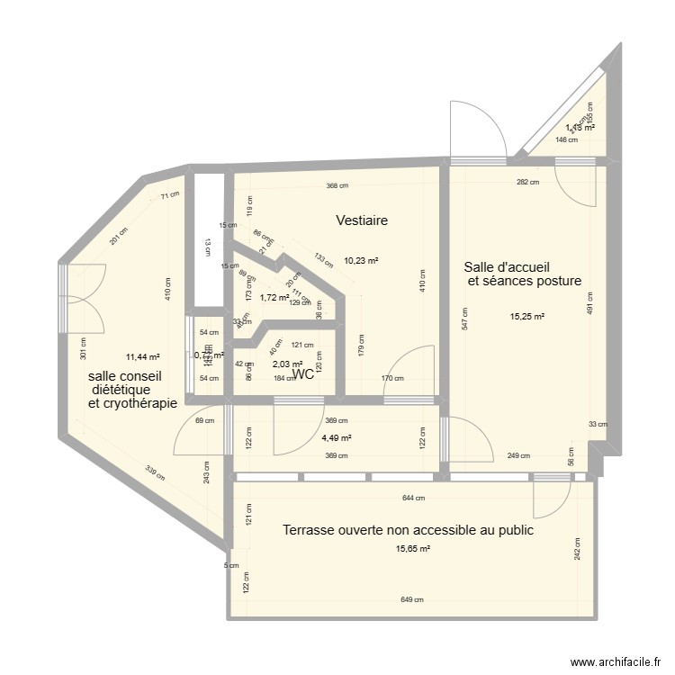 coach galerie gare. Plan de 9 pièces et 63 m2