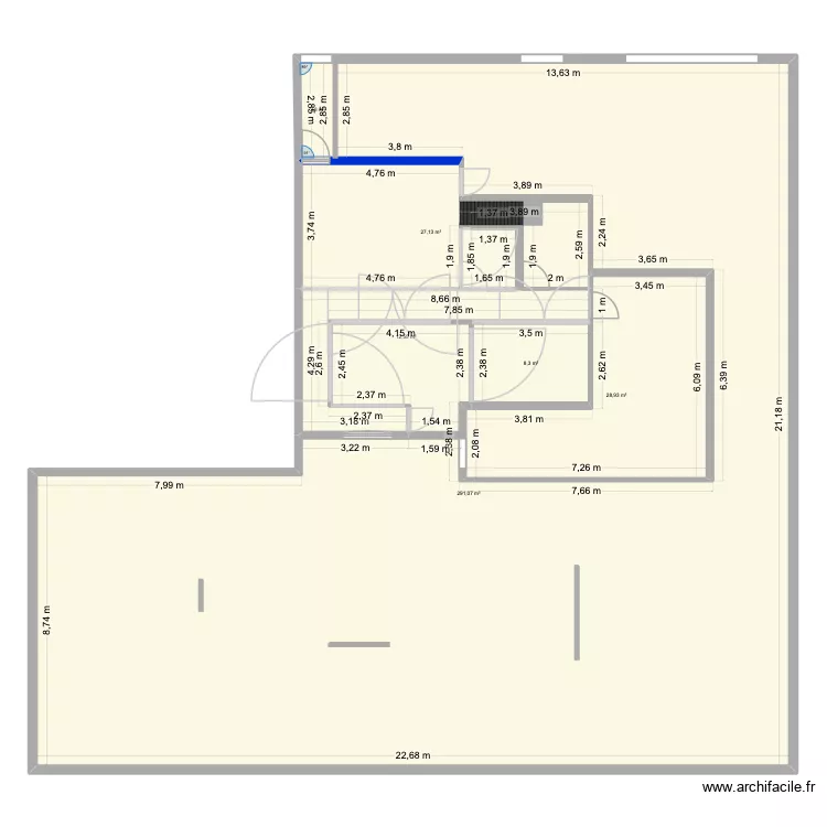 BECROU. Plan de 6  et 371 m²