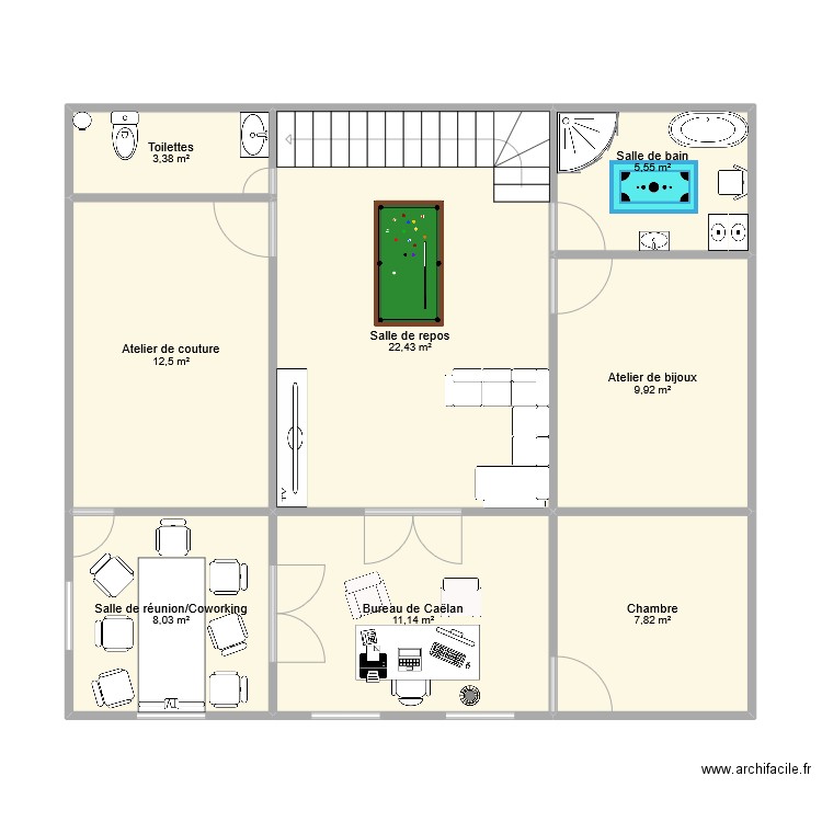 Boutique 2. Plan de 8 pièces et 81 m2