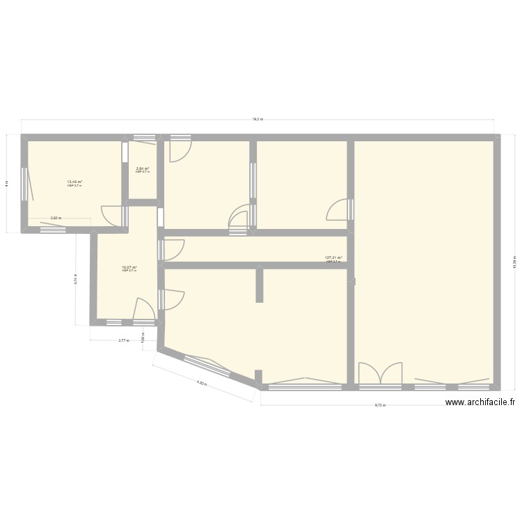 extérieur. Plan de 4 pièces et 154 m2