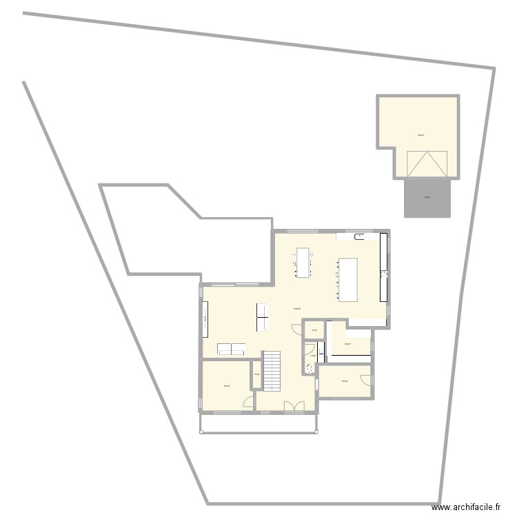 RDC. Plan de 9 pièces et 195 m2