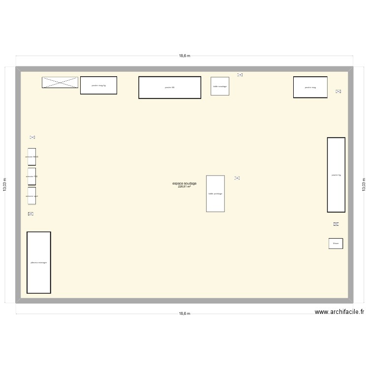 atelier. Plan de 1 pièce et 227 m2