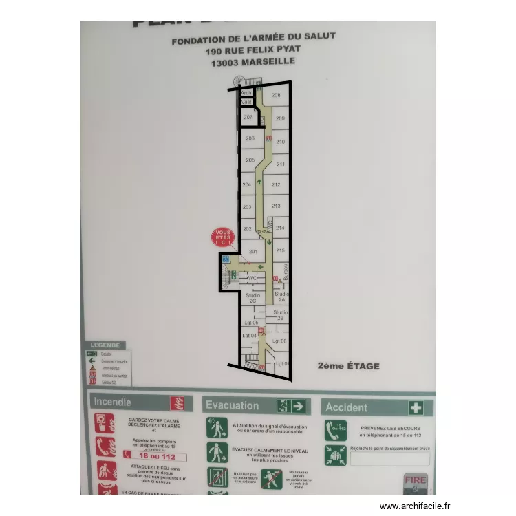 Arm&eacute;e. Plan de 1  et 32 m²