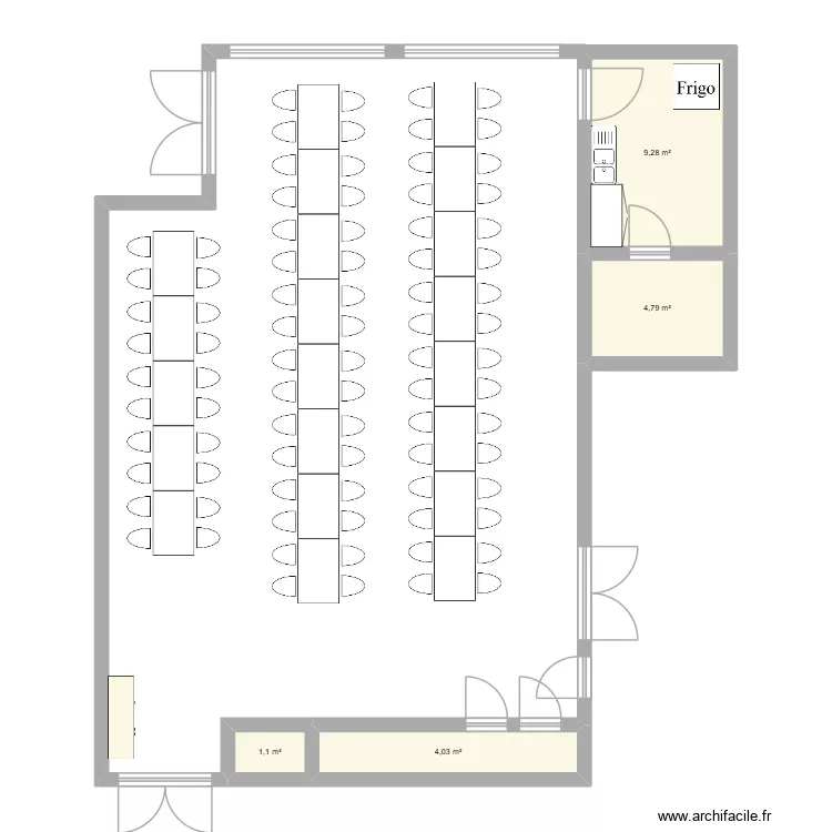 84 personnes en repas. Plan de 4 et 19 m² 84 personnes en repas. Plan de 4 et 19 m²