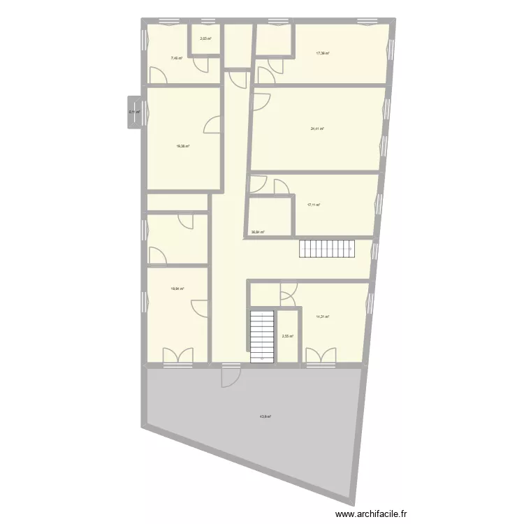Beau S&eacute;jour 1er etage. Plan de 12  et 205 m²