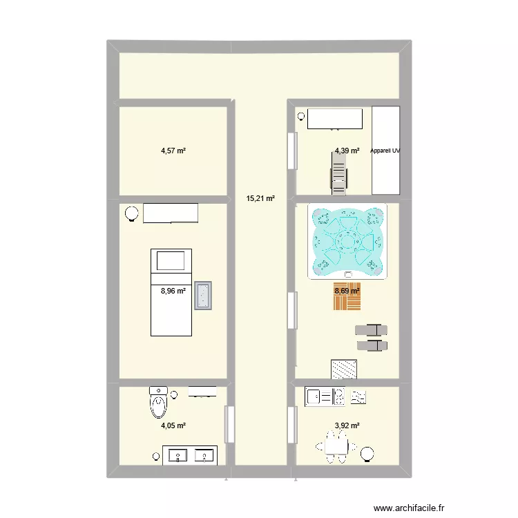 institut de Chiara la starlette. Plan de 7  et 50 m²