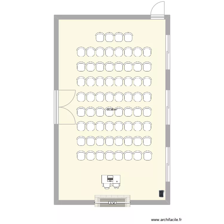 Salle Risset avec 68 chaises en salle. Plan de 1  et 67 m²