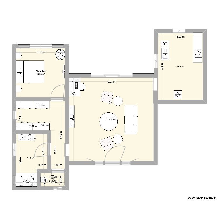 Maison. Plan de 6 pièces et 83 m2