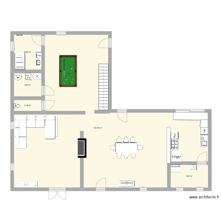 st pey1. Plan de 5 pièces et 142 m2