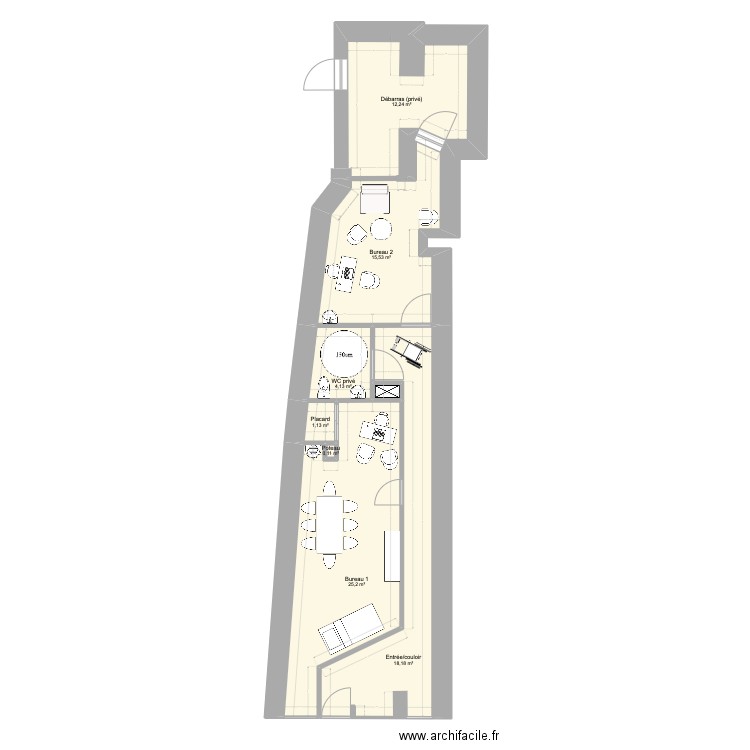 Local commercial projeté. Plan de 8 pièces et 77 m2