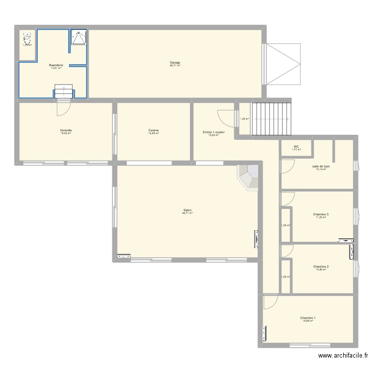 Maison. Plan de 15 pièces et 206 m2