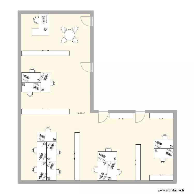 Bureau Equipements. Plan de 1  et 117 m²