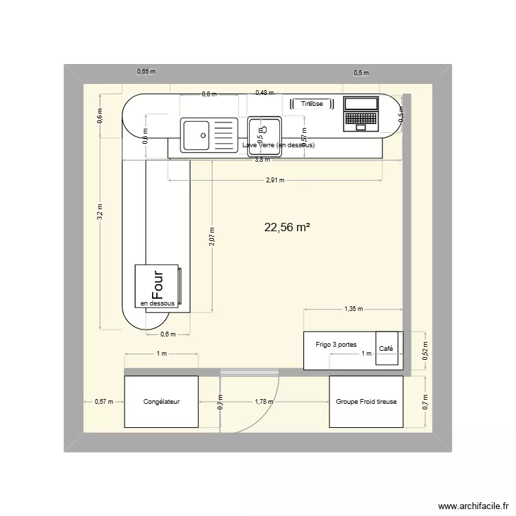 Bar club house. Plan de 1  et 23 m²
