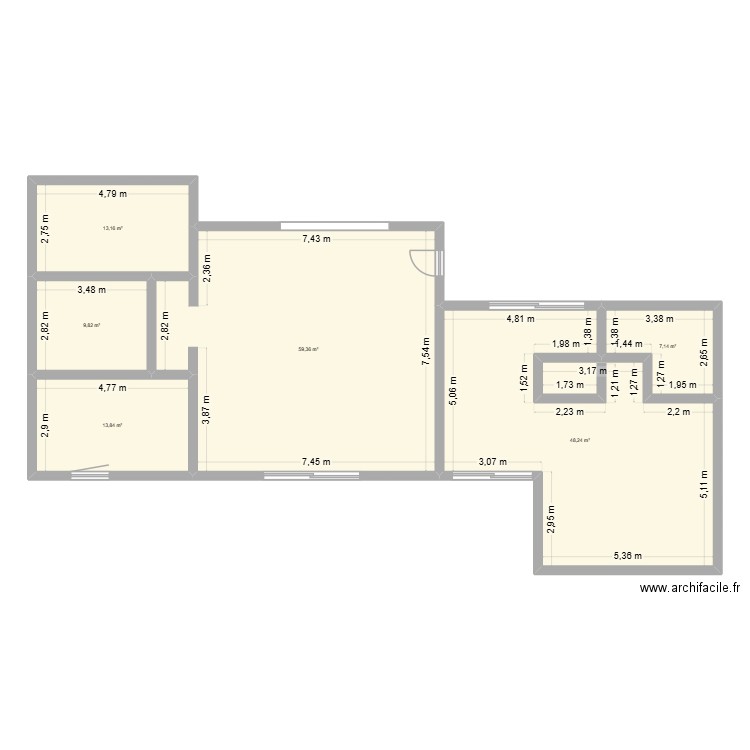 des. Plan de 6 pièces et 152 m2