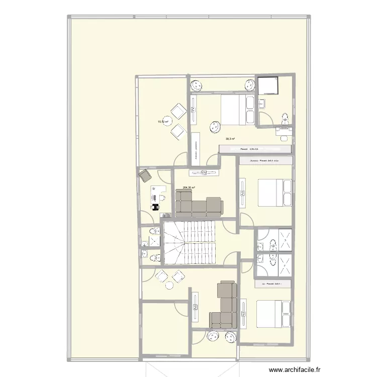 1er &eacute;tage, avec bureau. Plan de 8  et 620 m²