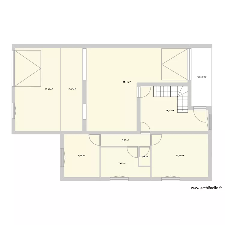 RDC. Plan de 10  et 137 m²