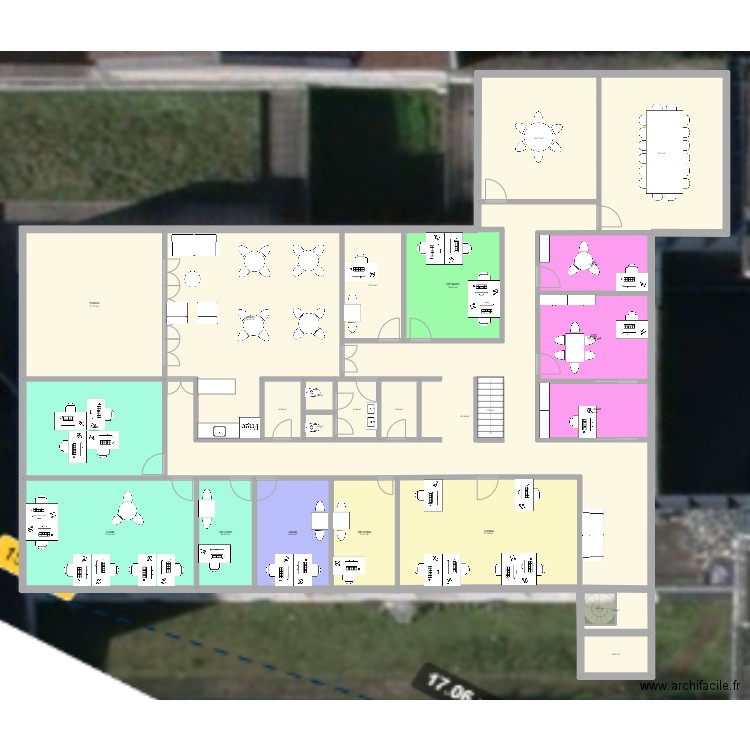 Heneo. Plan de 48 pièces et 961 m2