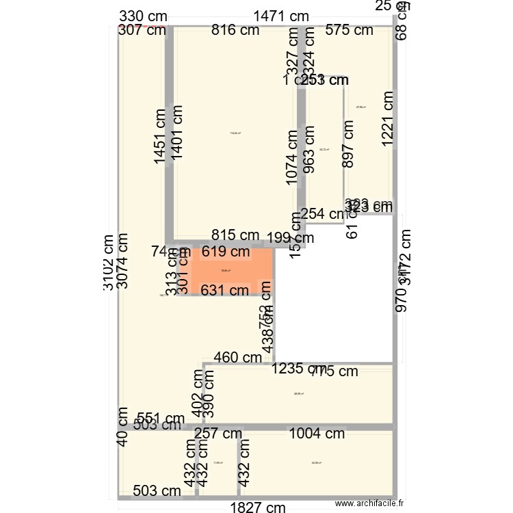 P2B Plan masse initial. Plan de 5 pièces et 214 m2