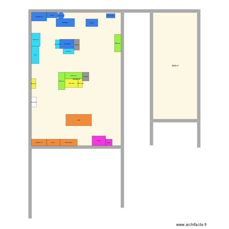 salles bat 13. Plan de 2 pièces et 140 m2