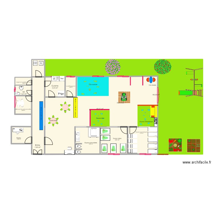 Micro-crèche. Plan de 12 pièces et 131 m2