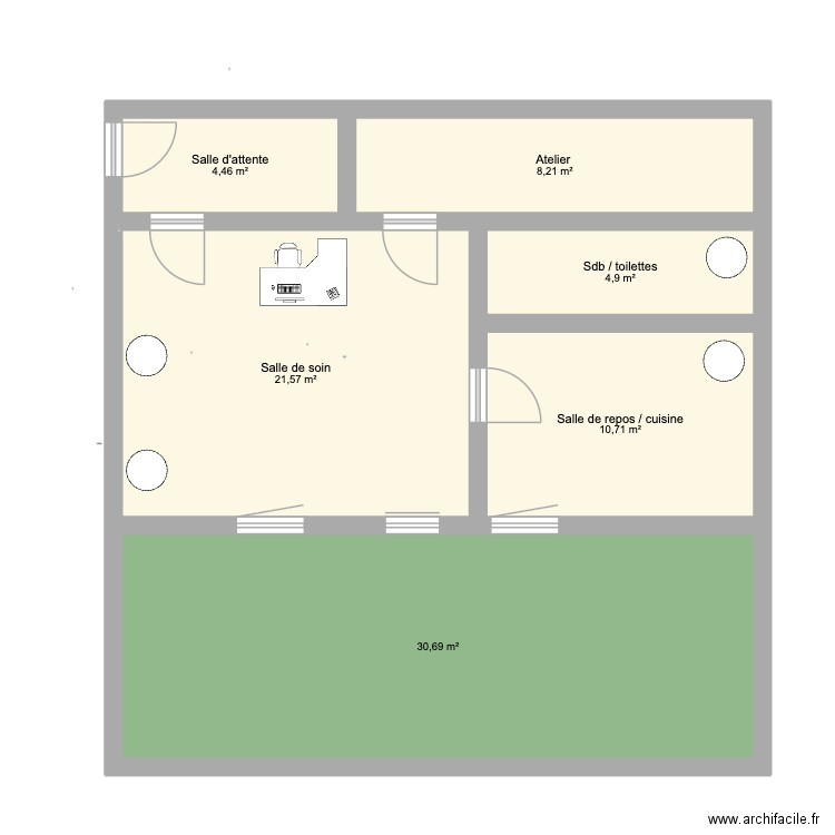 Charvo. Plan de 6 pièces et 81 m2