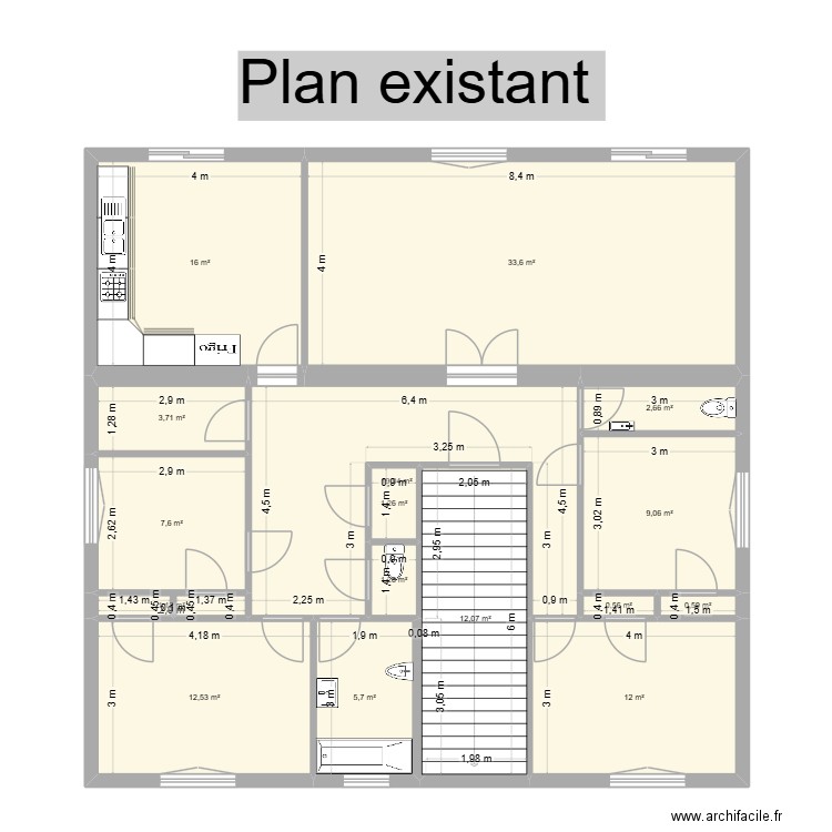 Maison de l'hopital - originale. Plan de 32 pièces et 279 m2