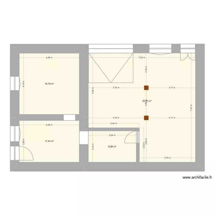 existant. Plan de 4  et 80 m²