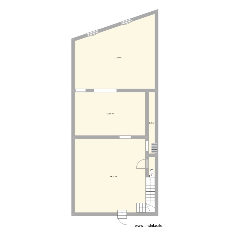 triplex 1er etage. Plan de 4 pièces et 107 m2