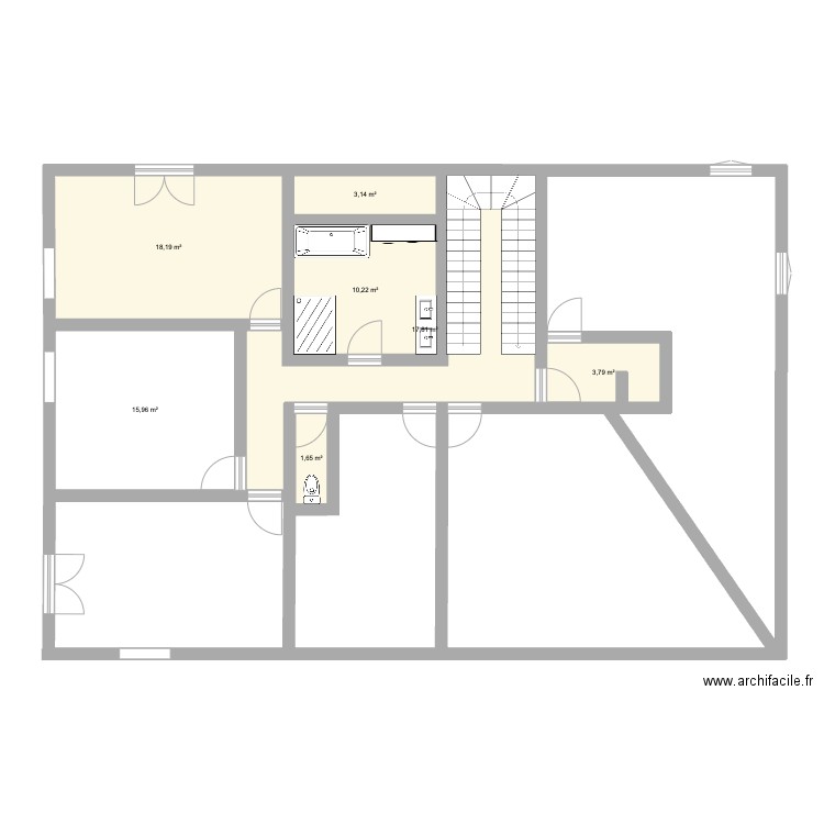 moirax R+2. Plan de 7 pièces et 71 m2