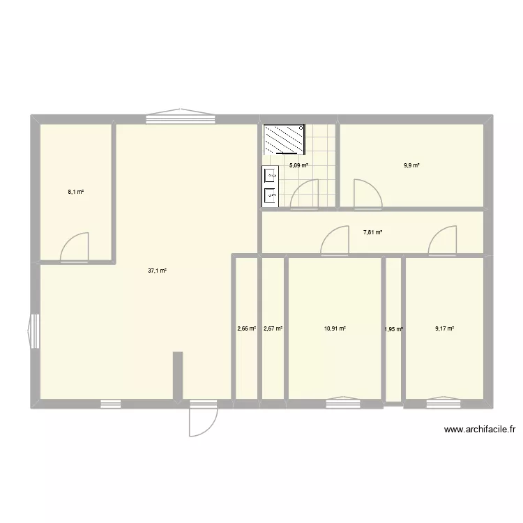 MAISON. Plan de 10 pièces et 95 m²