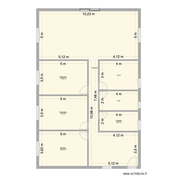micro crèche. Plan de 7 pièces et 158 m2