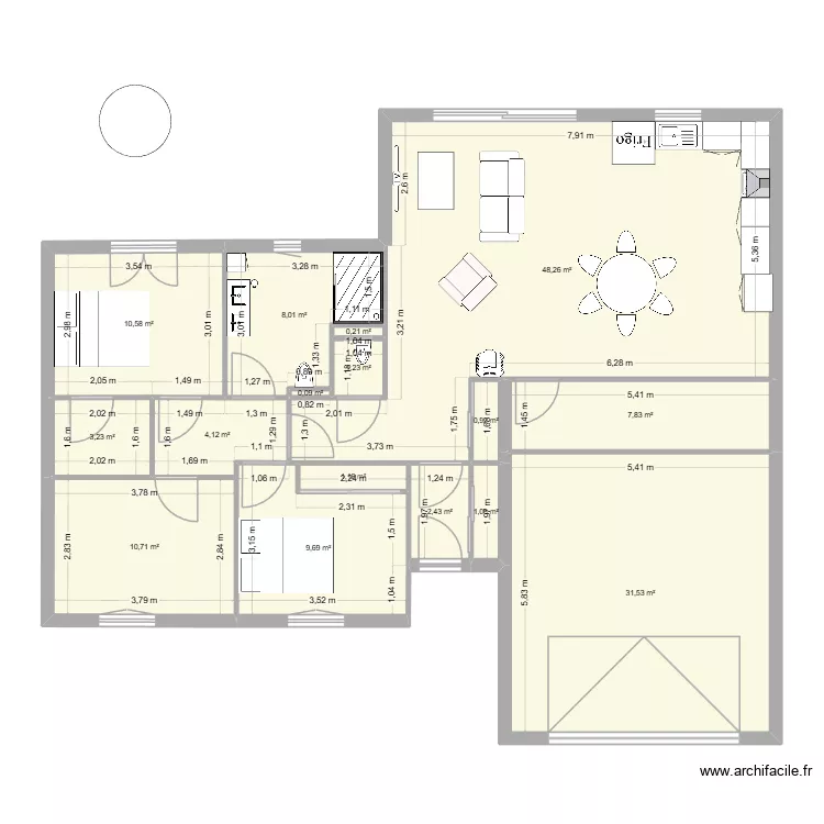 maison. Plan de 16 pièces et 141 m²