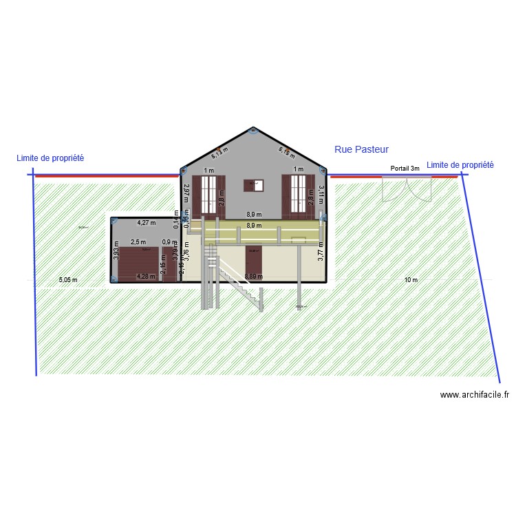 Façade côté jardin. Plan de 5 pièces et 327 m2