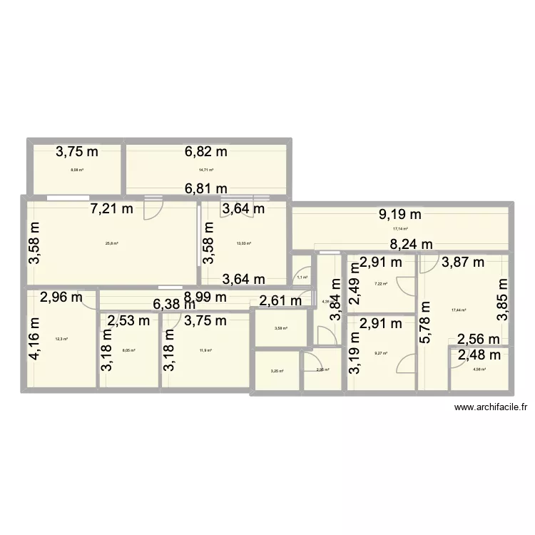 Maison 001. Plan de 18 pièces et 172 m²