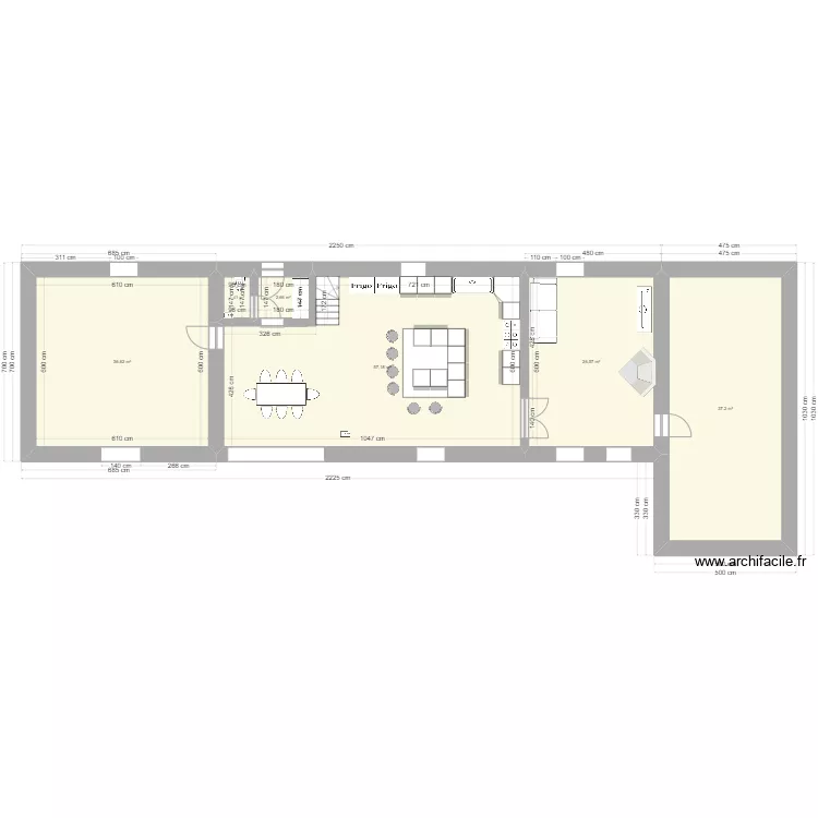 version cuisine centrale double escalier. Plan de 