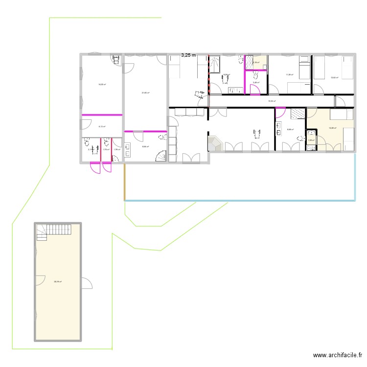 CENTRE AOURA. Plan de 17 pièces et 166 m2
