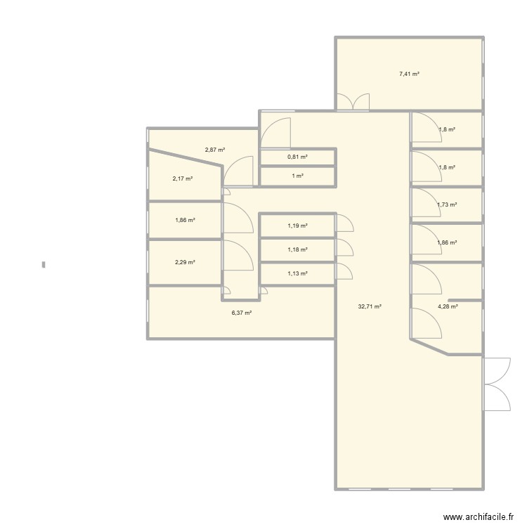 VDR. Plan de 17 pièces et 72 m2