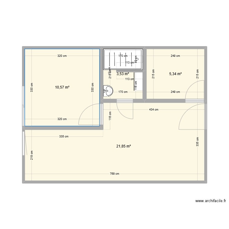 Hangar. Plan de 4 pièces et 41 m2