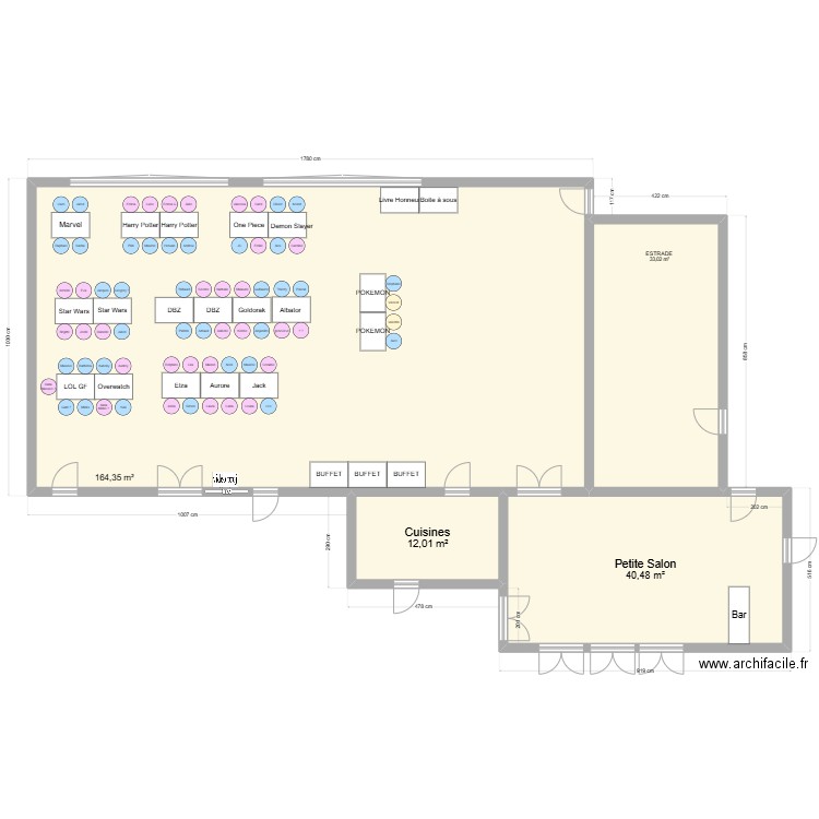 mariage. Plan de 4 pièces et 250 m2