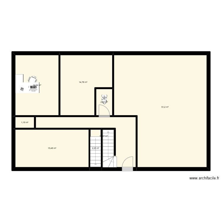Mai. Plan de 8 pièces et 115 m2