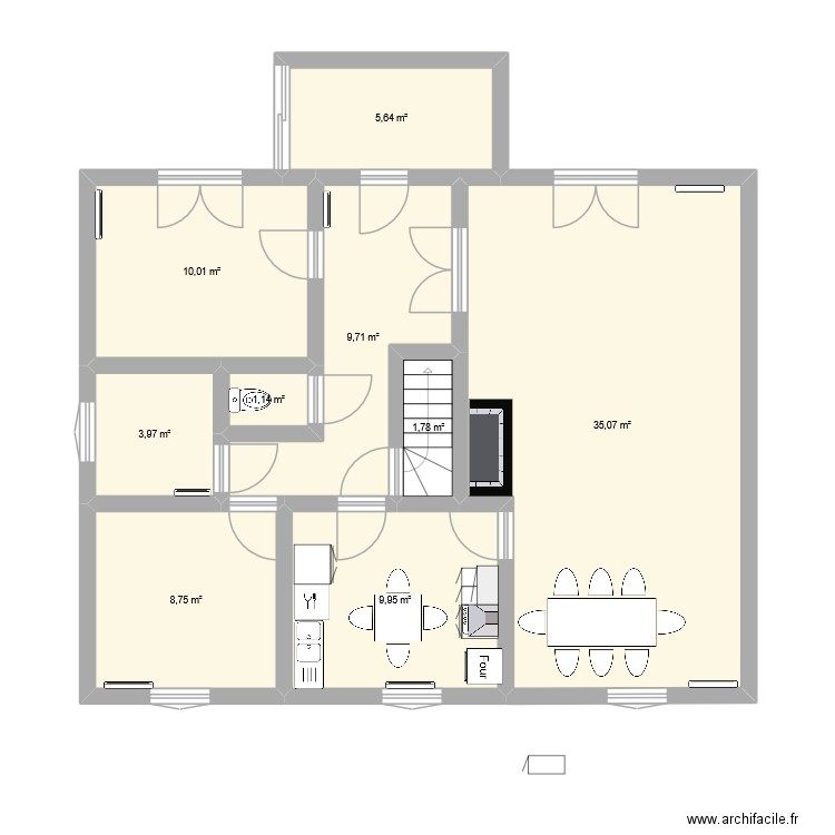 Maison. Plan de 9 pièces et 86 m2