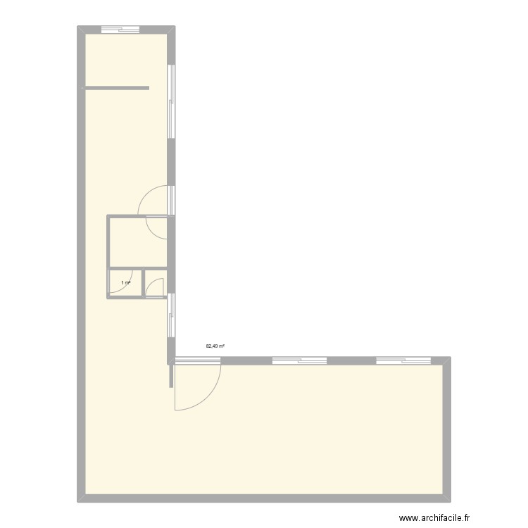 BAS. Plan de 2 pièces et 83 m2
