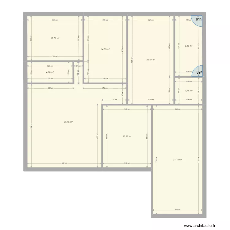 maison bleu originale. Plan de 9 pièces et 143 m²