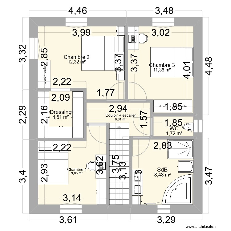 Etage. Plan de 7 pièces et 55 m2
