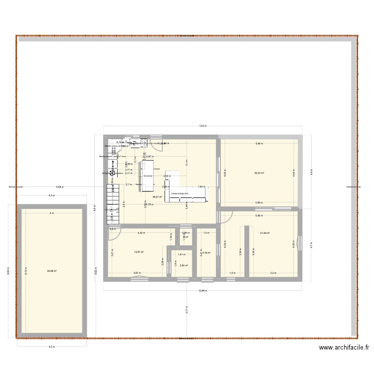 Maison 3. Plan de 8 pièces et 136 m2