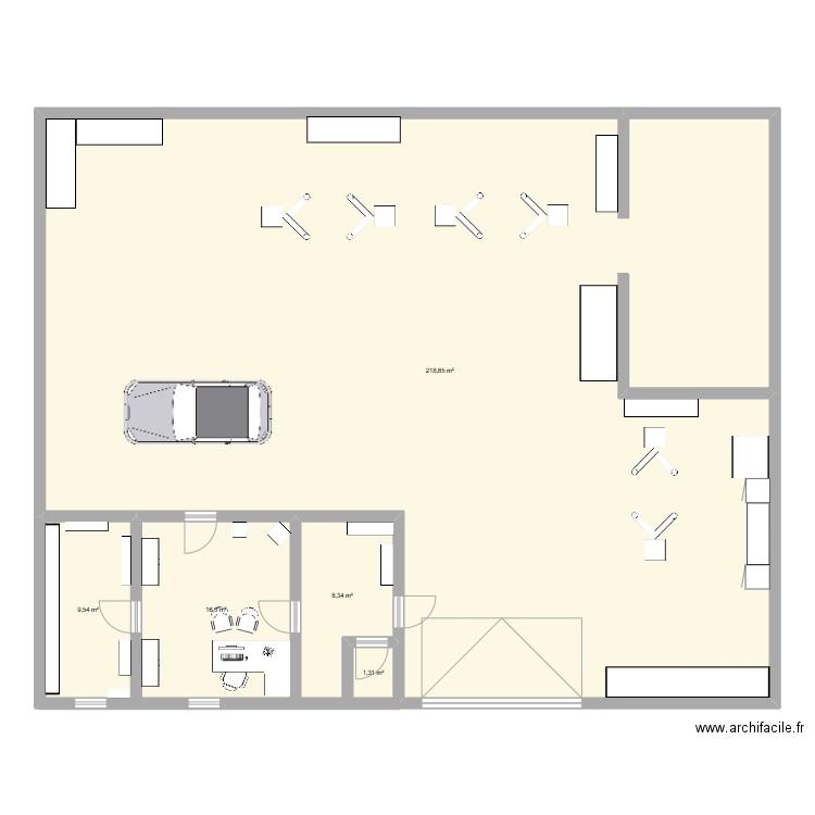 GARAGE CLASSIC AUTO 18. Plan de 5 pièces et 254 m2