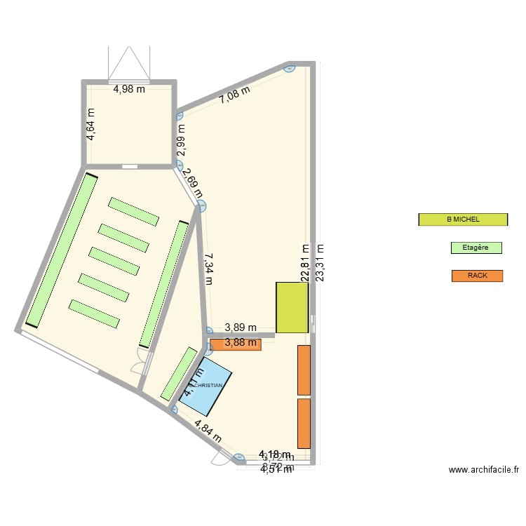magasin. Plan de 4 pièces et 266 m2