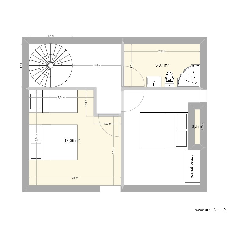 grenier. Plan de 3 pièces et 18 m2