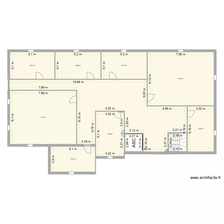 R+1. Plan de 9 pièces et 268 m²