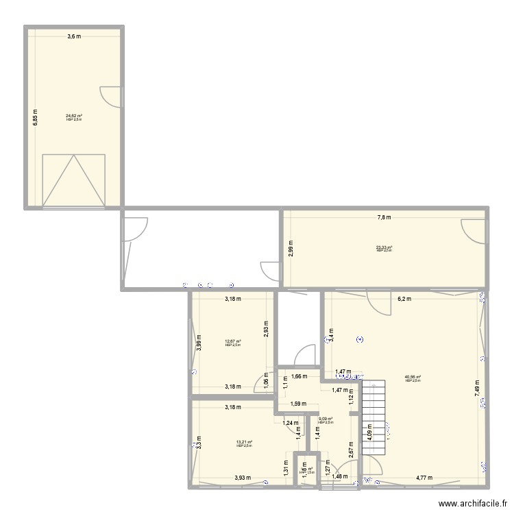 Maison. Plan de 7 pièces et 124 m2